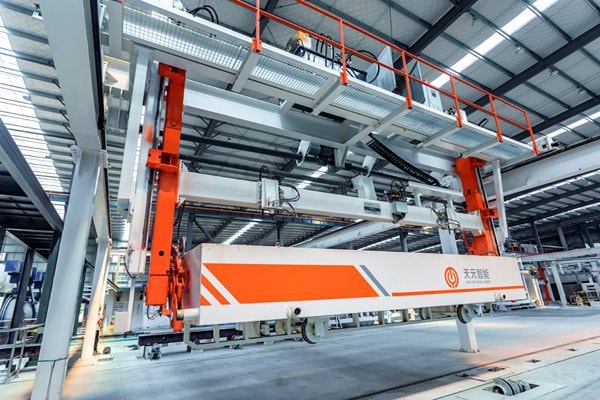 Tiling Hoister